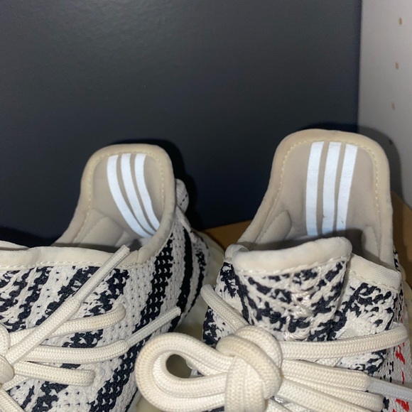 Yeezy 350 V2 Zebra - Picture 7 of 7